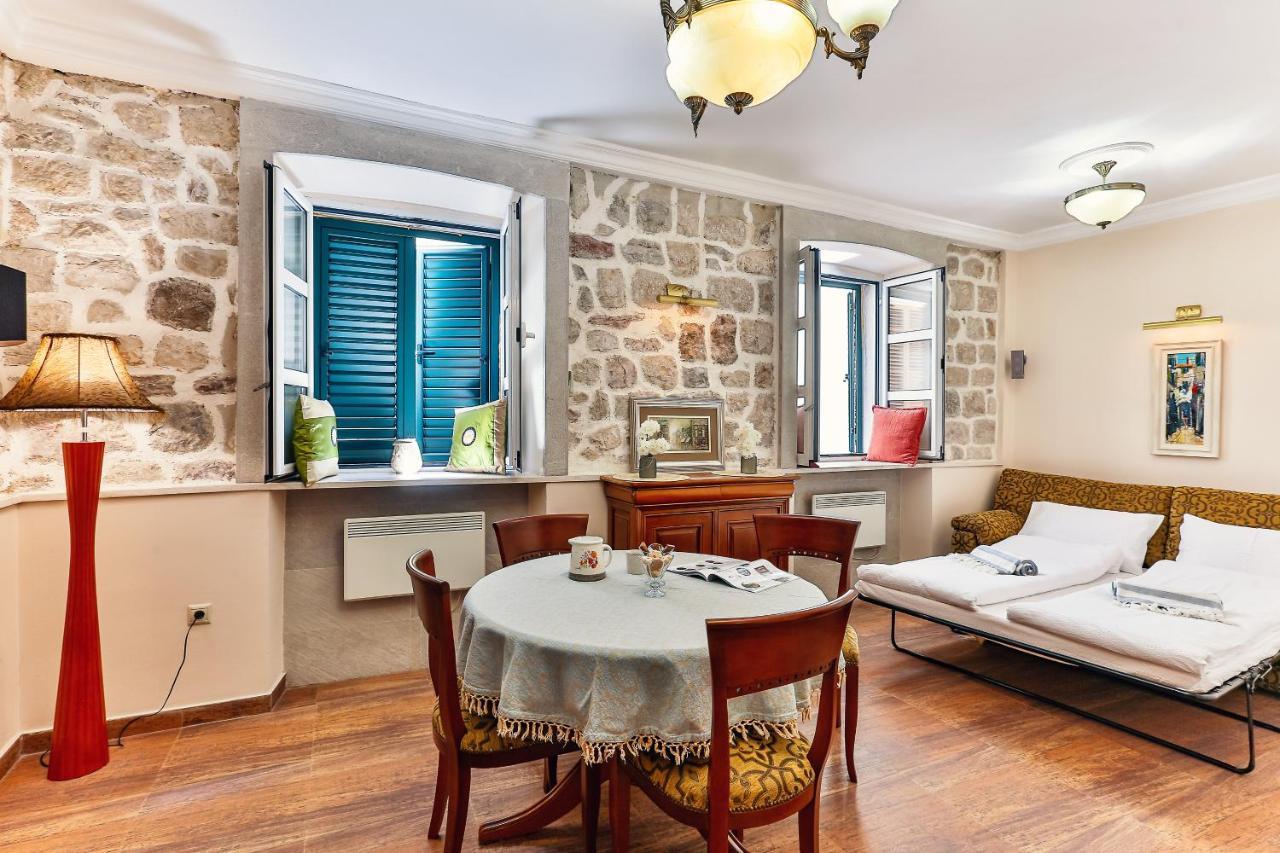 Apartment 367 Kotor