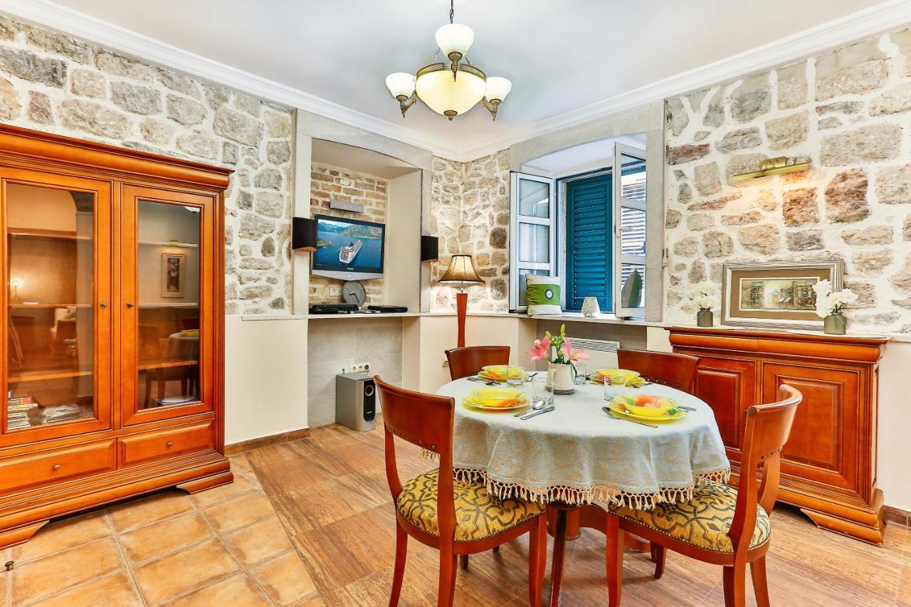 Apartment 367 Kotor